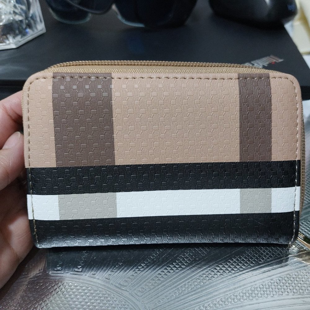 Simple Medium Size Vegan Leather Wallet